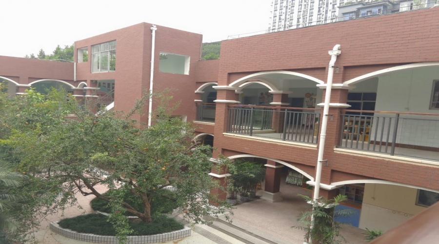 重慶市渝北區慶齡幼兒園外墻軟瓷施工